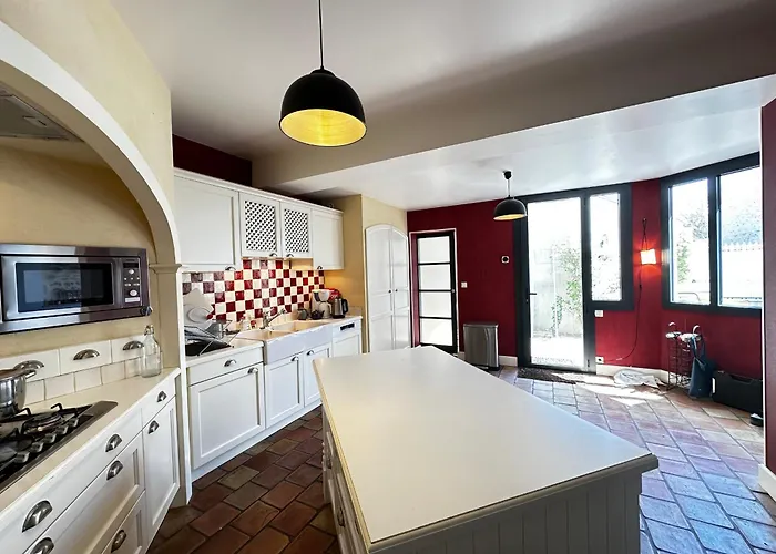 Spacieuse Maison 4 Chambres, Centre Fouras, Proche Plages - Fr-1-709-96