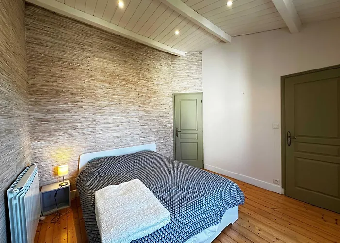 Spacieuse Maison 4 Chambres, Centre Fouras, Proche Plages - Fr-1-709-96 別荘 *