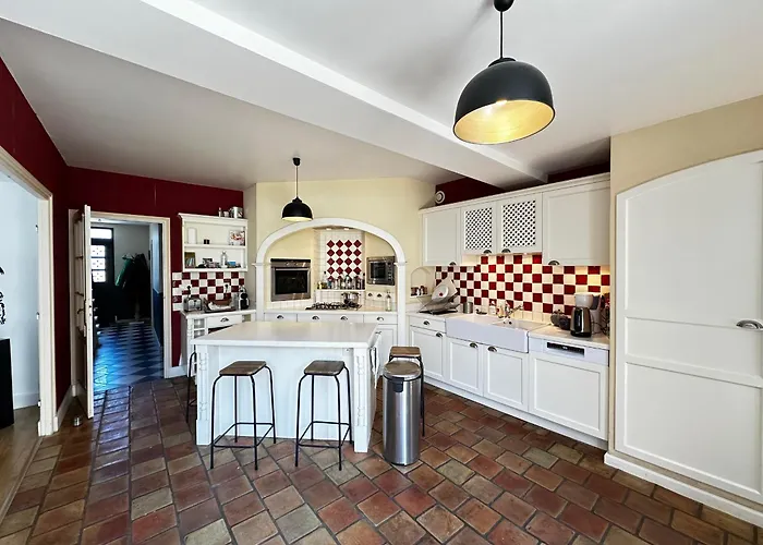 Spacieuse Maison 4 Chambres, Centre Fouras, Proche Plages - Fr-1-709-96 別荘 *